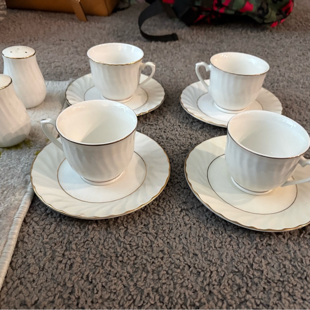 Elegant Totally Today White Porcelain Tea Set with Salt and Pepper Shaker